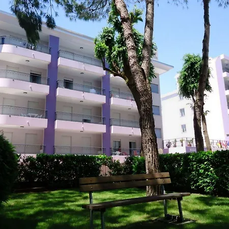 Apartman Fun And Relax By The Pool-beahost *